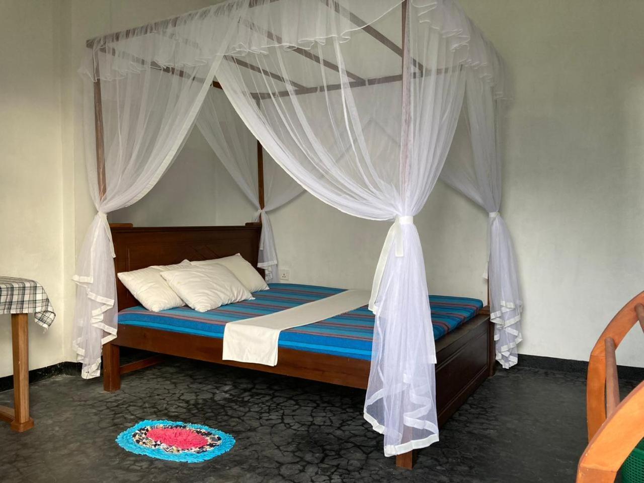 Sayura Beach Hotel Mirissa Bagian luar foto