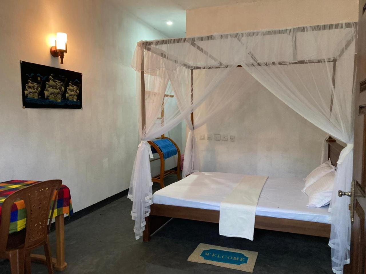 Sayura Beach Hotel Mirissa Bagian luar foto