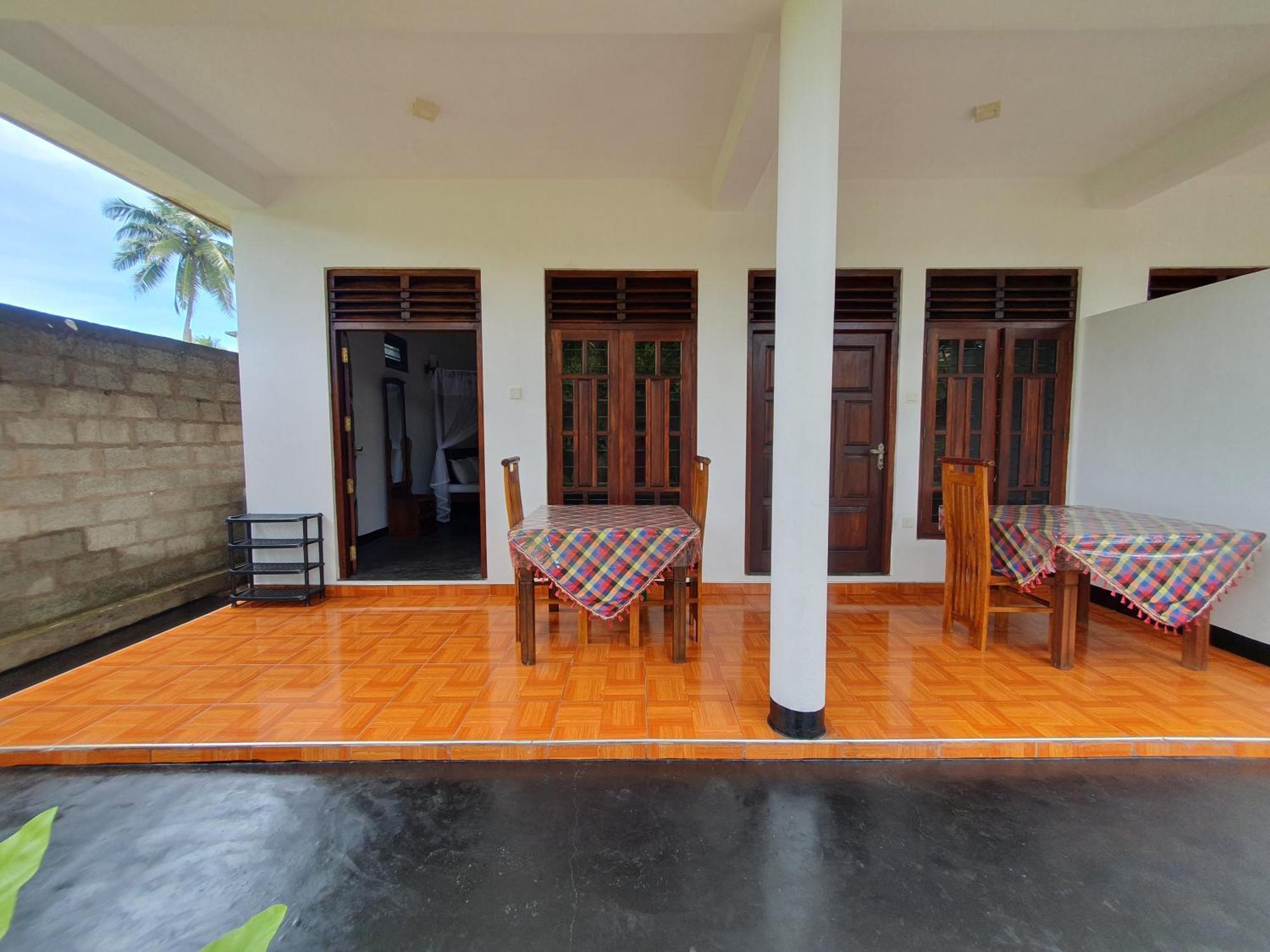Sayura Beach Hotel Mirissa Bagian luar foto